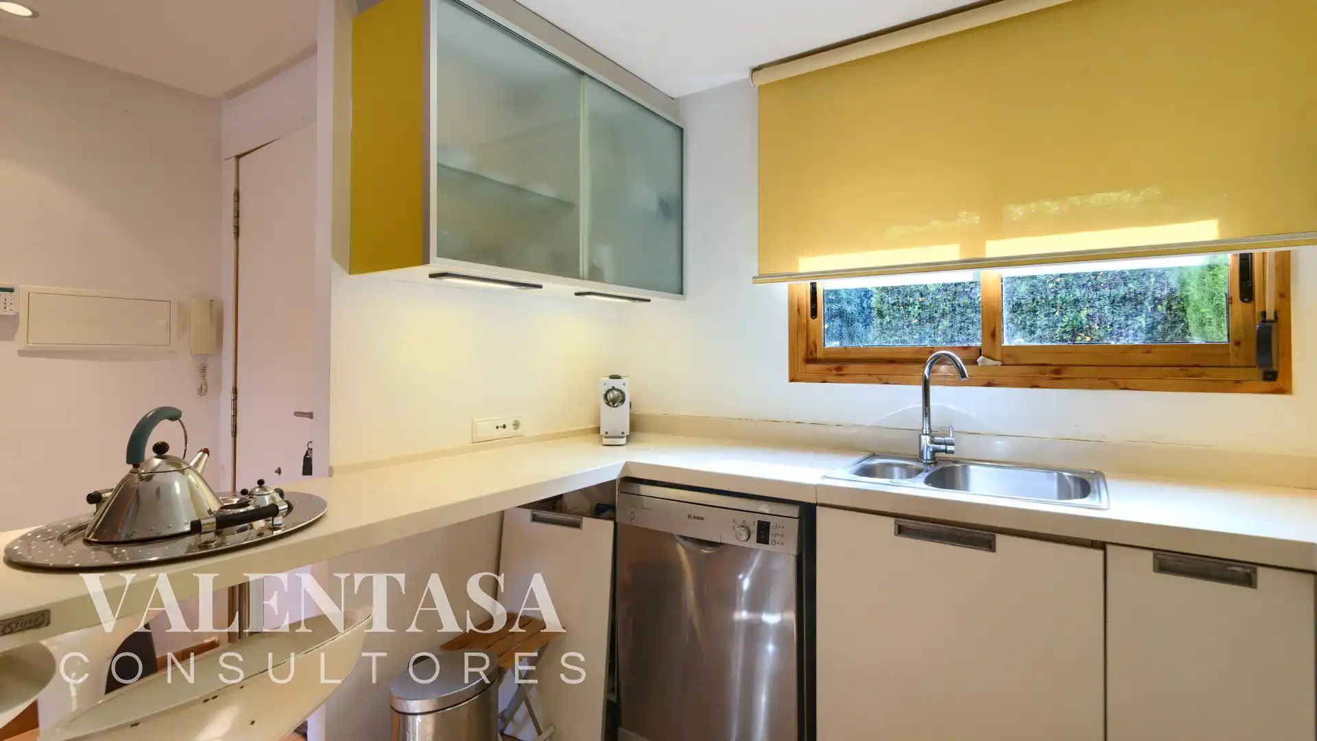 Kitchen of Detached homes for sale in Chiva  with Air Conditioner, Private garden and Terrace