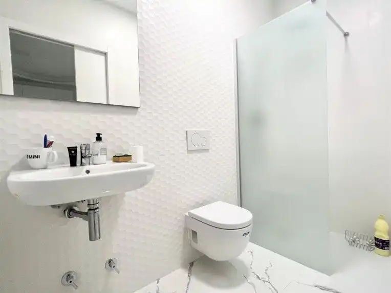 Badezimmer von Geschaftsraum zum Verkauf in Altea mit Klimaanlage