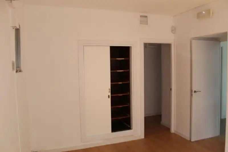 Habitación de Local de alquiler en Boqueixón