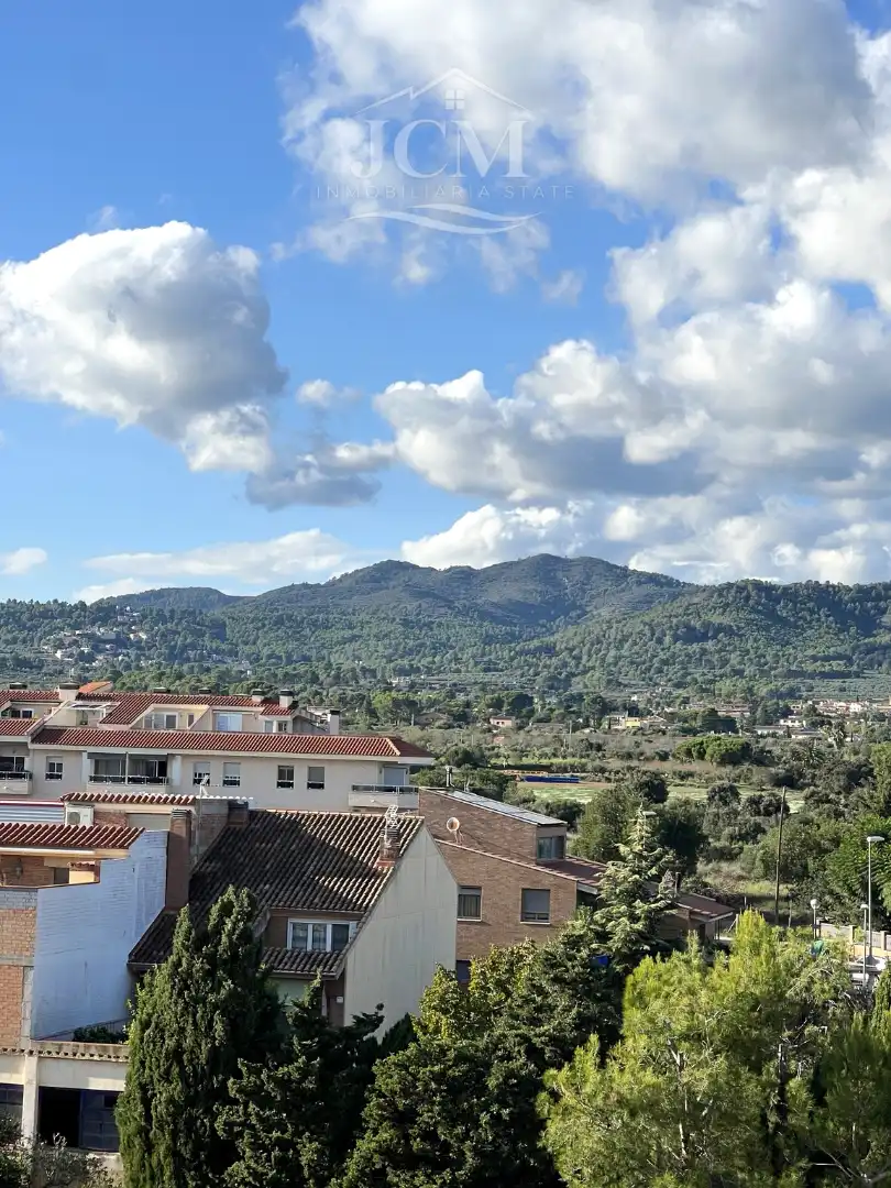 Vista exterior de Dúplex en venda en Montbrió del Camp amb Aire condicionat, Calefacció i Parquet