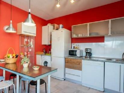 Cuina de Apartament de lloguer en  Sevilla Capital amb Aire condicionat, Moblat i Rentadora