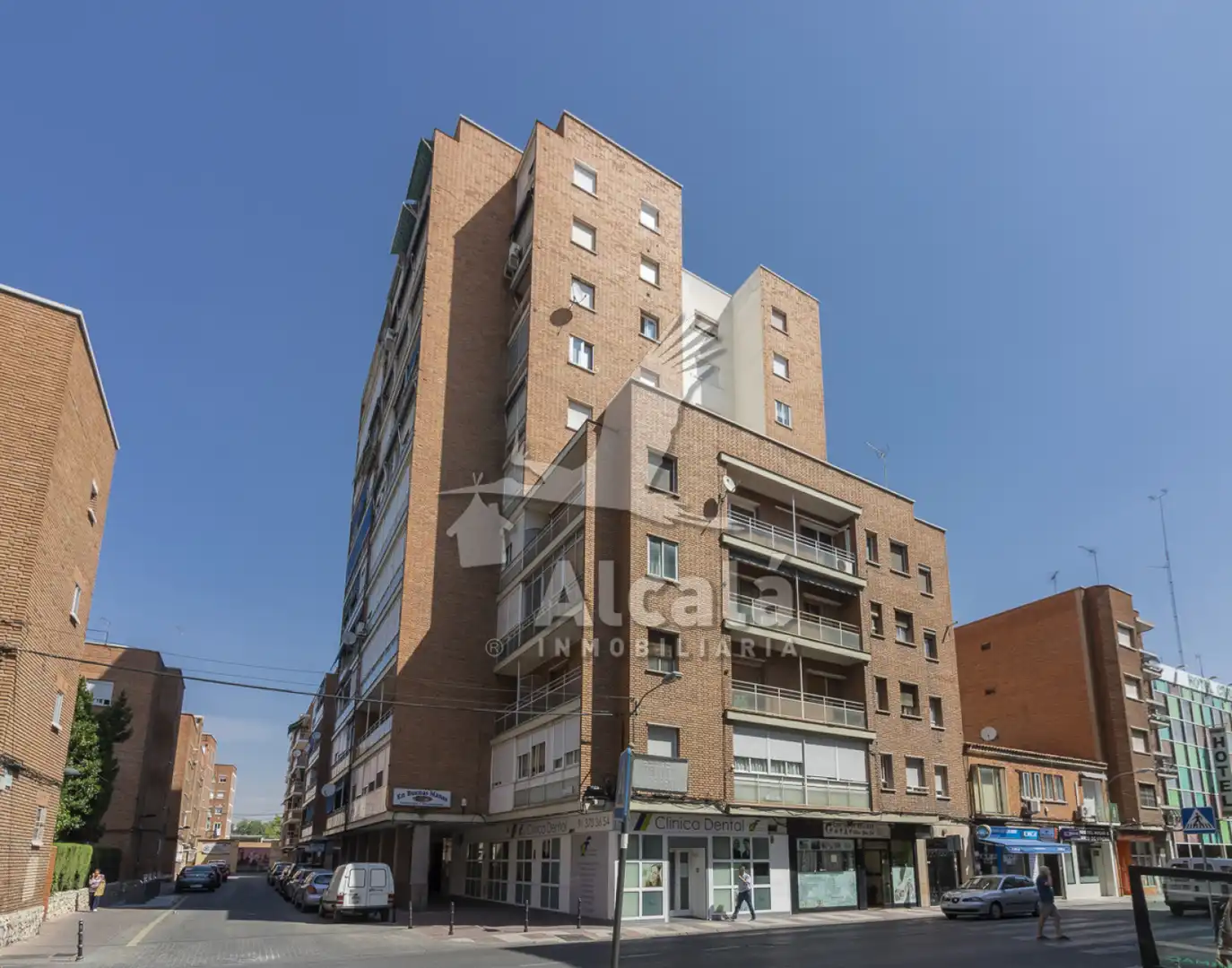 Vista exterior de Piso en venta en Alcalá de Henares con Calefacción, Parquet y Terraza