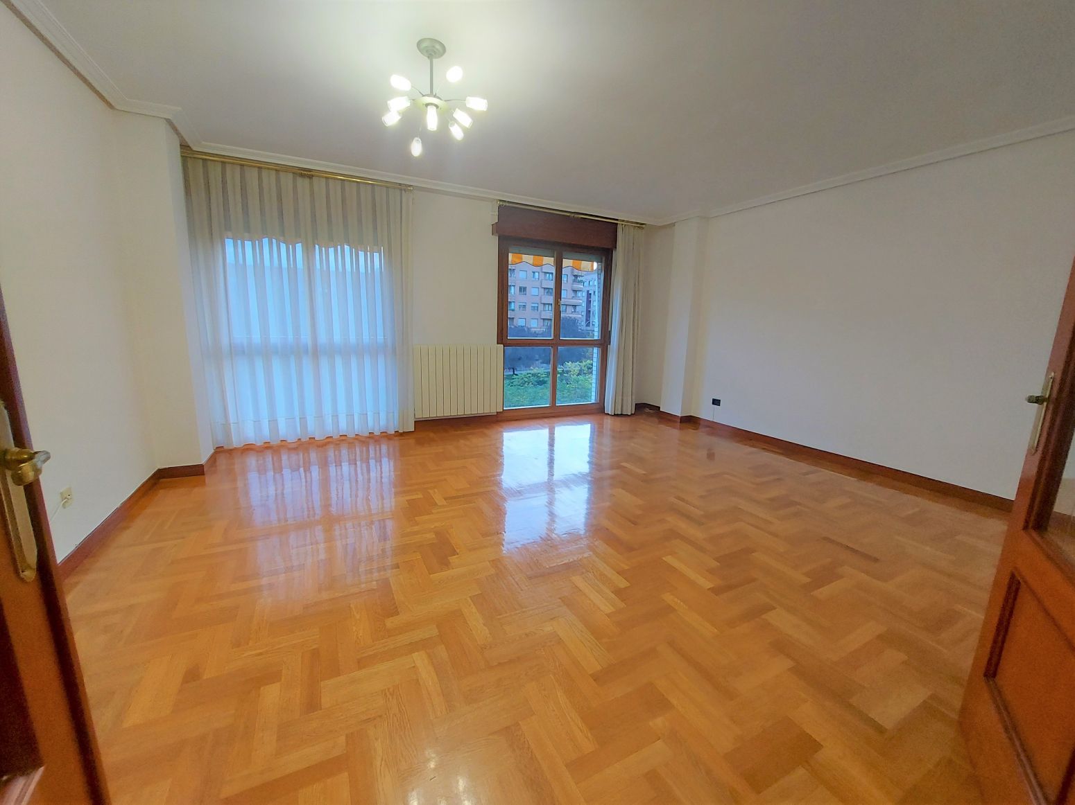 Wohnzimmer von Wohnung miete in  Logroño mit Heizung, Parkett und Abstellraum