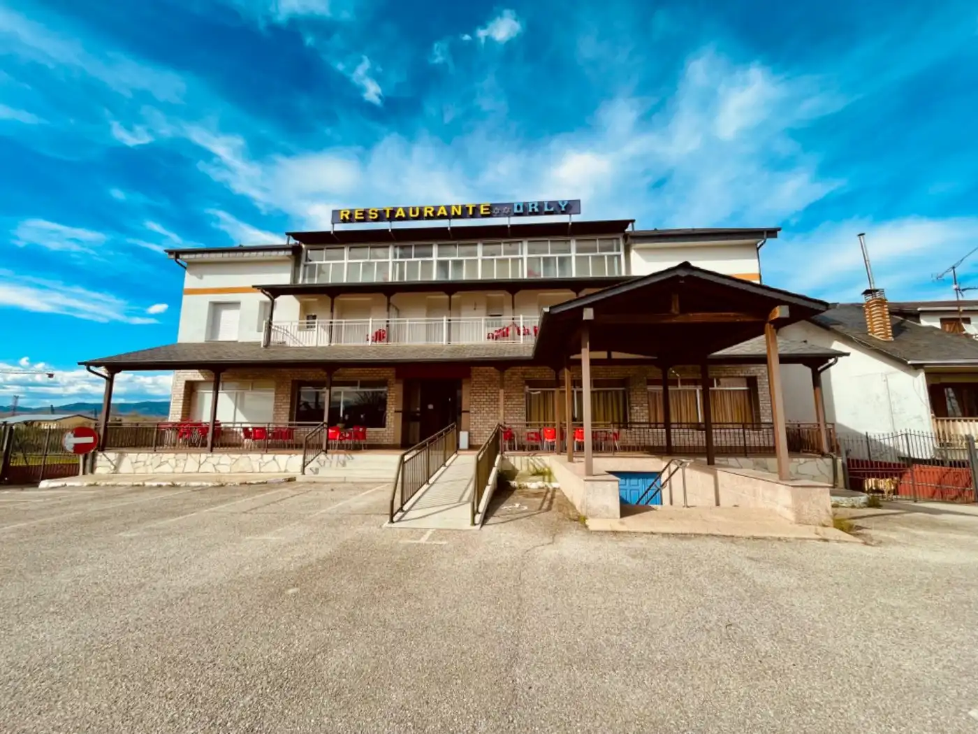 Local comercial en venda a Carretera nacional vi  en  camponaraya 394