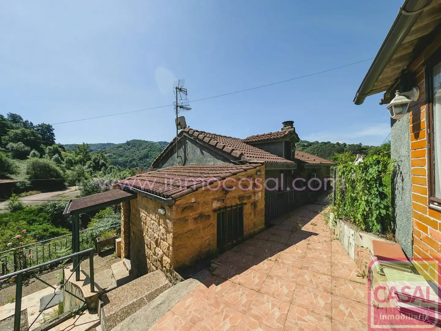 Exterior view of Houses for sale in San Martín del Rey Aurelio  with Heating, Terrace and Storage room