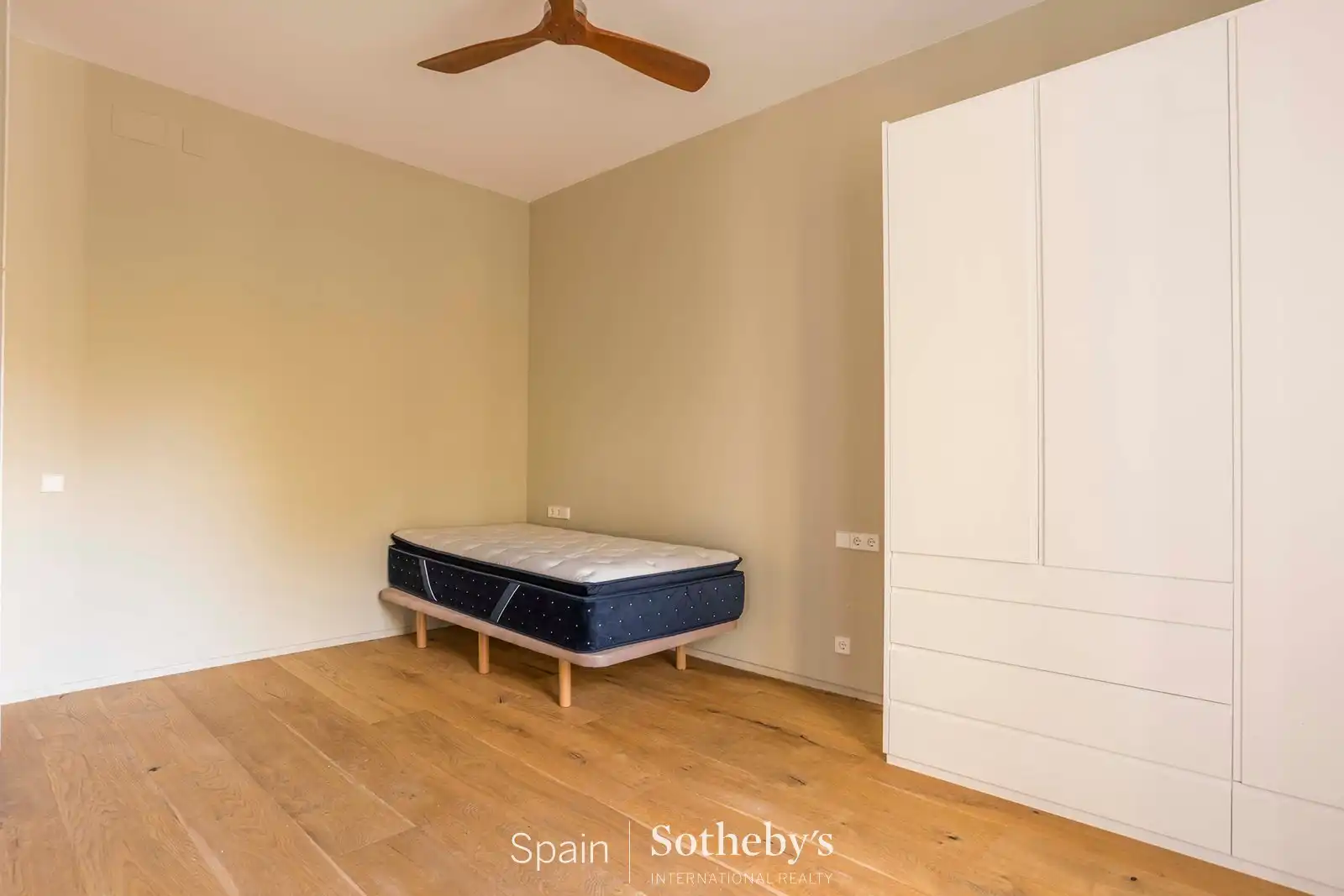 Apartments for sale in Calle de Lepanto, Palacio