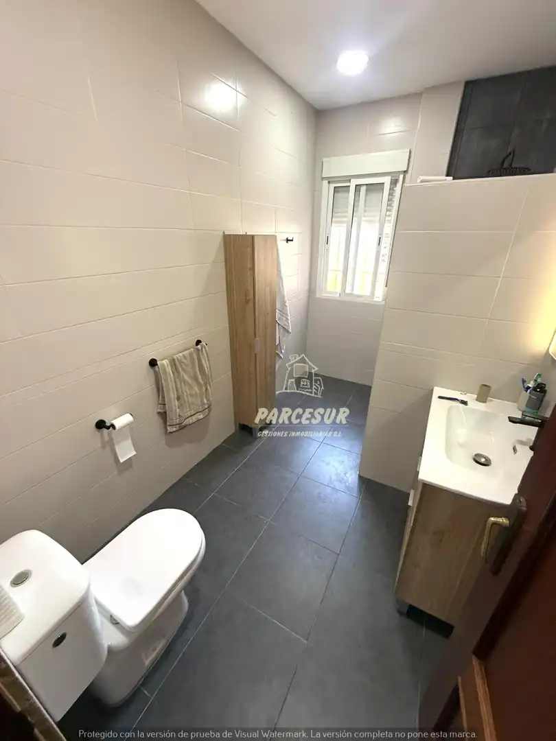 Bany de Casa o xalet en venda en Córdoba amb Aire condicionat i Jardí privat