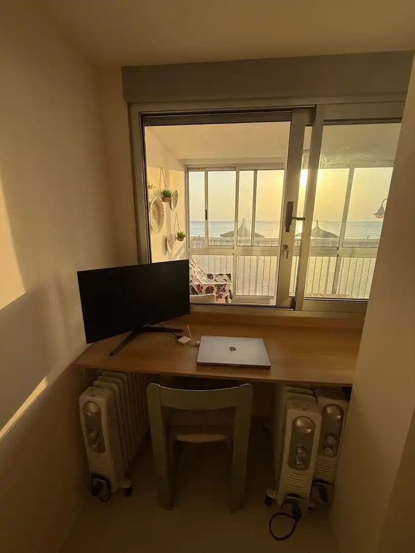 Schlafzimmer von Wohnung zur Miete in Valencia mit Klimaanlage, Terrasse und Möbliert