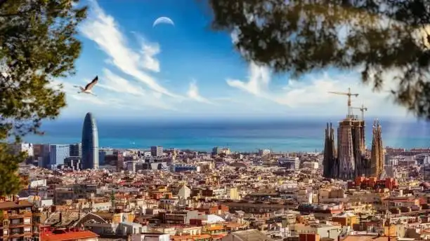 Vista exterior de Edifici en venda en Barcelona