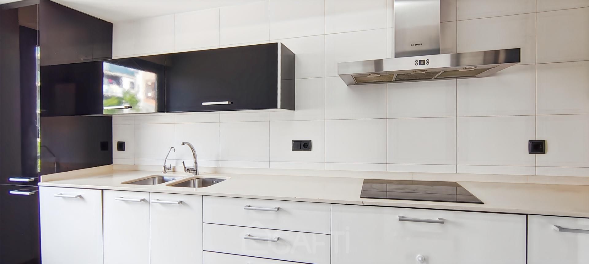 Kitchen of Flat for sale in Manresa  with Air Conditioner, Heating and Terrace