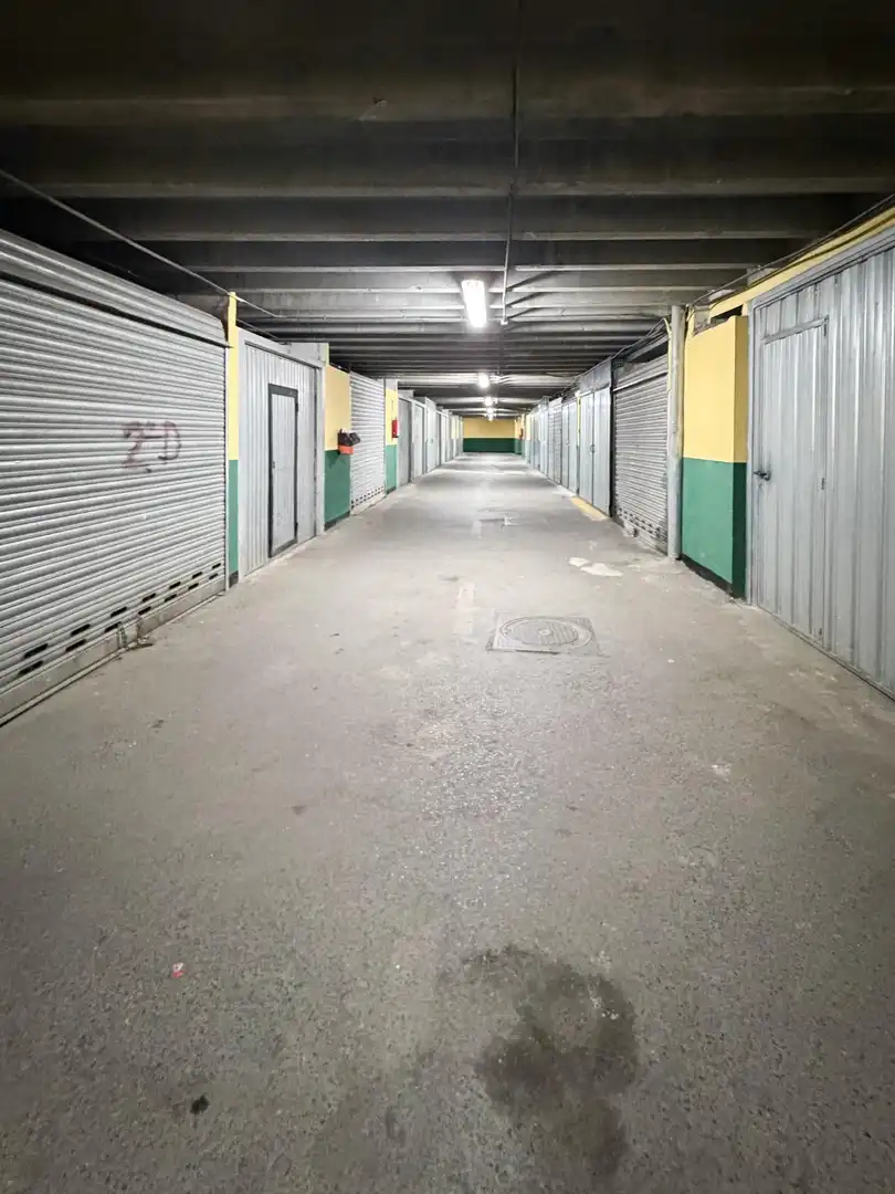 Parking de Piso en venta en Mieres (Asturias) con Calefacción, Parquet y Amueblado