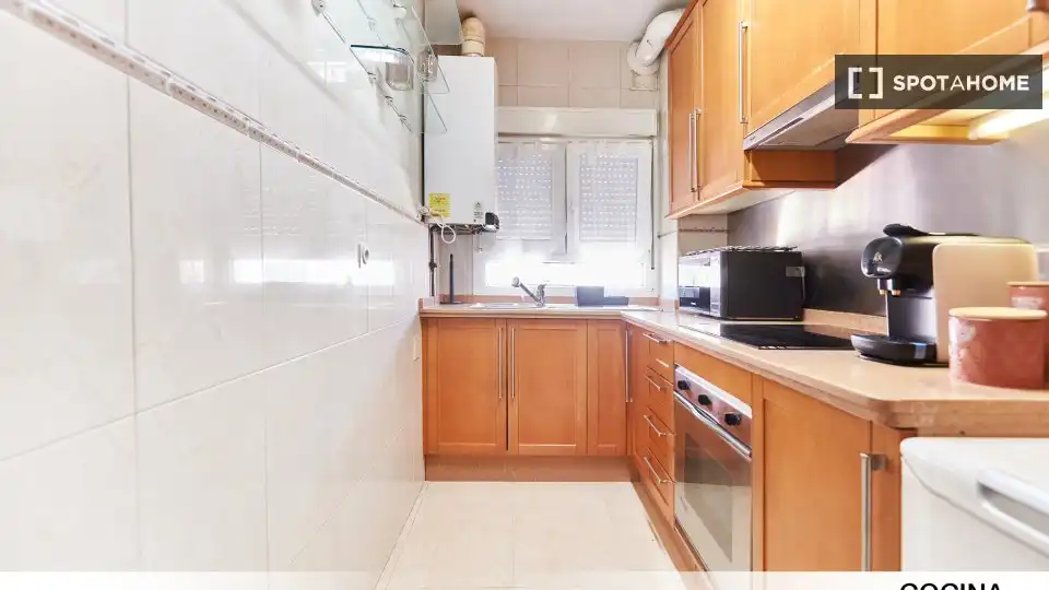 Cocina de Piso para compartir en Sevilla con Aire acondicionado, Terraza y Amueblado