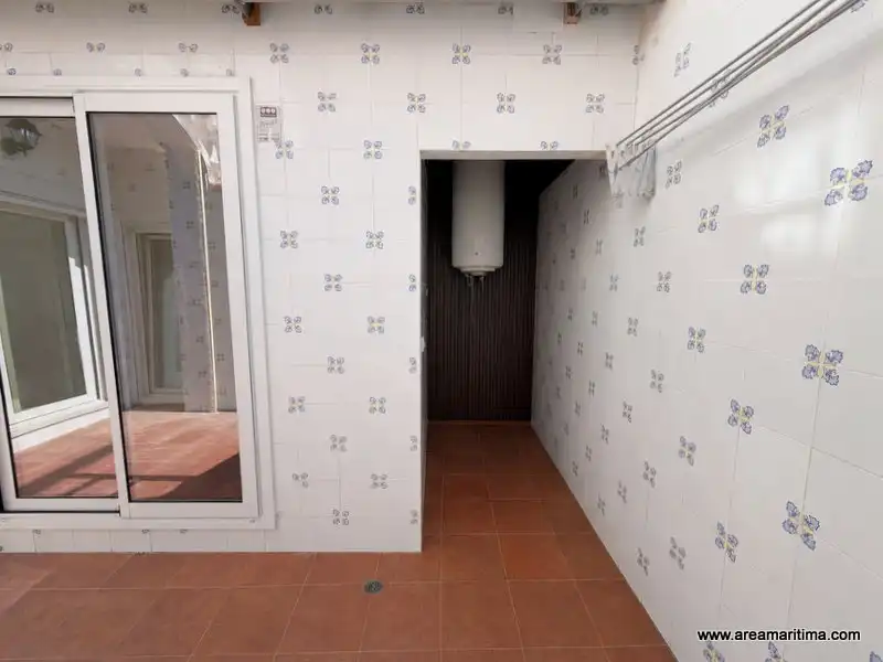 Küche von Erdgeschoss zur Miete in Valencia mit Klimaanlage, Terrasse und Ofen