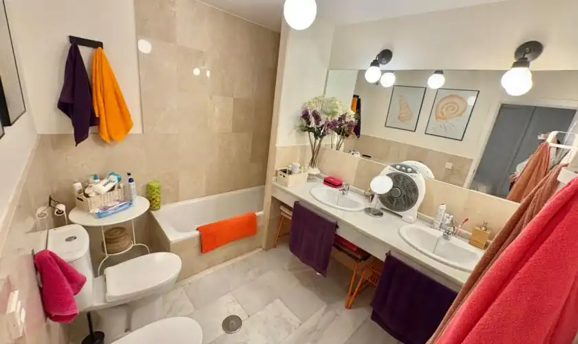 Bathroom of Flat for sale in Carboneras  with Air Conditioner, Terrace and Storage room