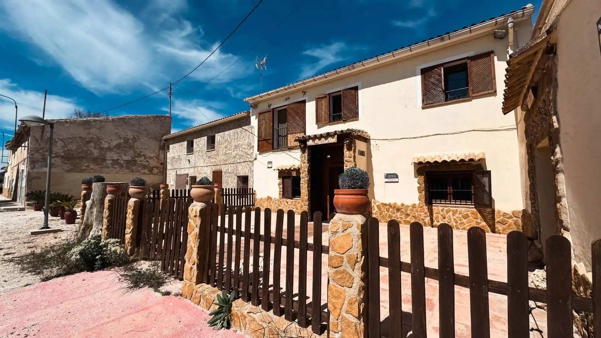 Vista exterior de Casa o xalet en venda en Monóvar  / Monòver amb Aire condicionat, Calefacció i Jardí privat