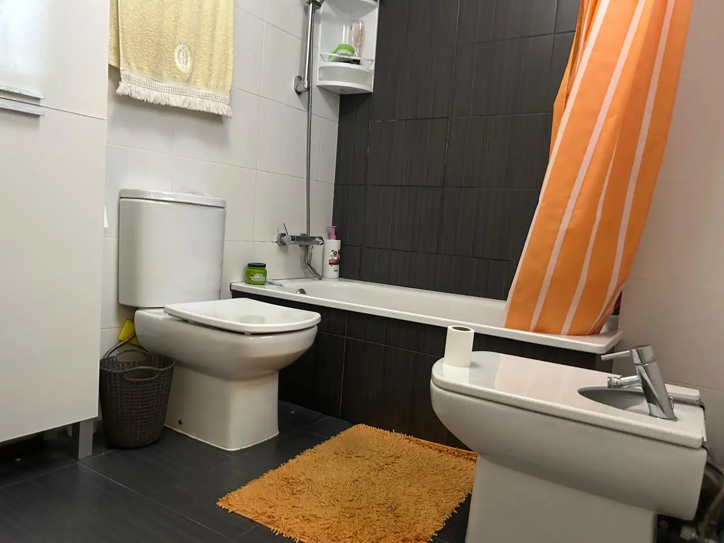 Baño de Piso de alquiler en Valencia con Aire acondicionado, Amueblado y Horno