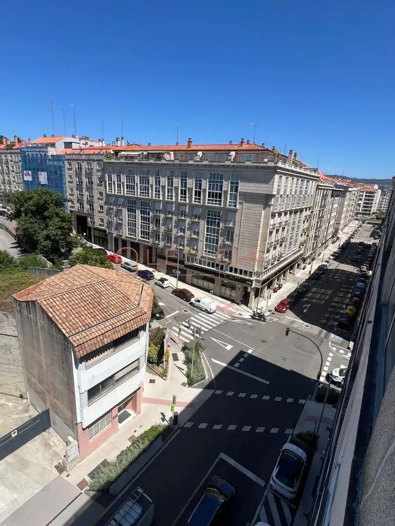 Vista exterior de Piso de alquiler en Vigo  con Calefacción, Parquet y Amueblado
