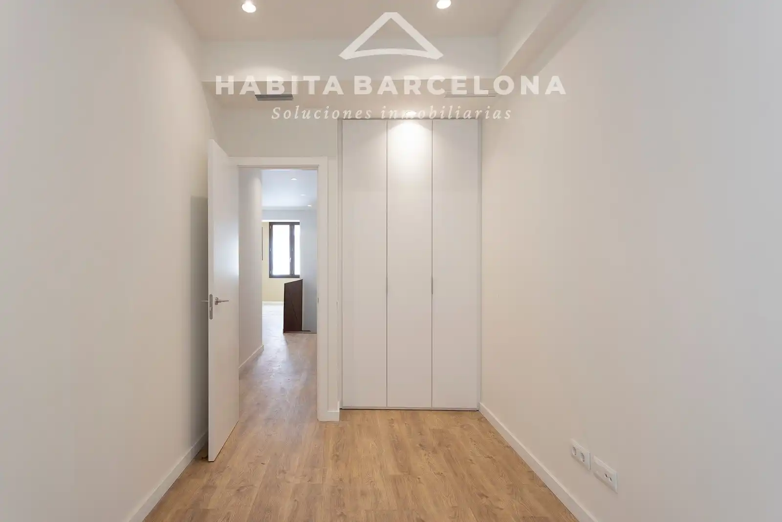 Habitación de Dúplex en venta en Barcelona con Aire acondicionado, Calefacción y Jardín privado