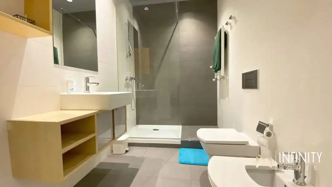 Baño de Piso de alquiler en Bilbao  con Calefacción, Terraza y Balcón