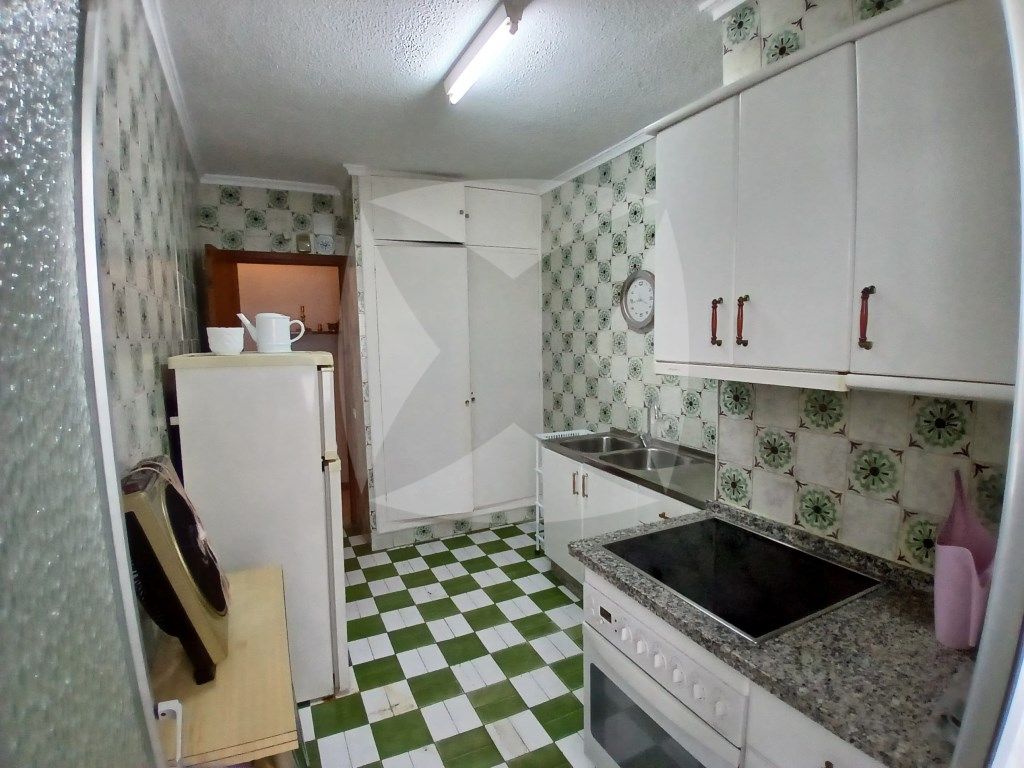 Flat for sale in Avenida Santa Marina, Santa Marina