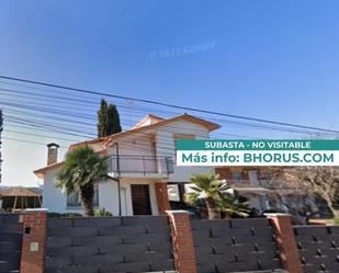 Vista exterior de Casa o xalet en venda en Masquefa amb Jardí privat i Piscina