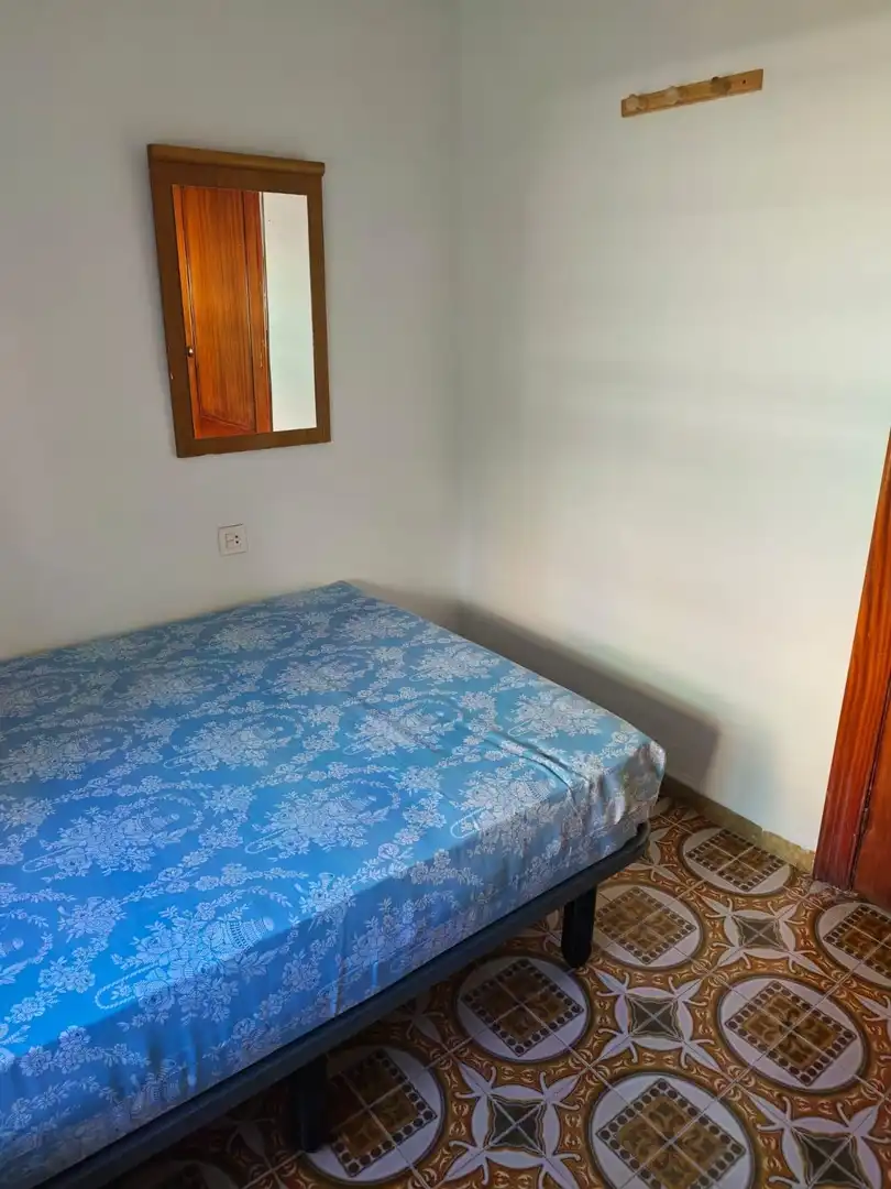 Schlafzimmer von Wohnung zur Miete in Granada mit Privatgarten, Möbliert und Balkon