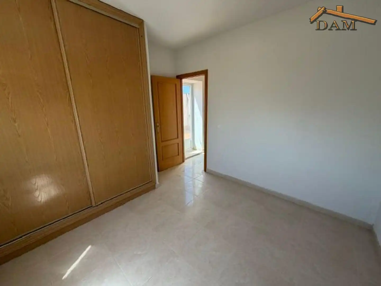 Habitación de Casa adosada en venta en Carmena