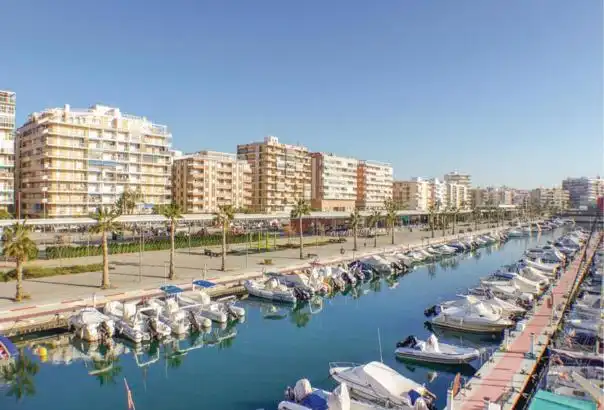 Außenansicht von Wohnungen zur Miete in Santa Pola mit Privatgarten, Terrasse und Möbliert