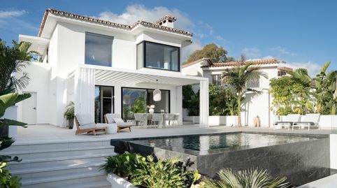 Exquisita villa escandinava de 5 dormitorios un remanso de elegancia a pasos de Puerto Banús