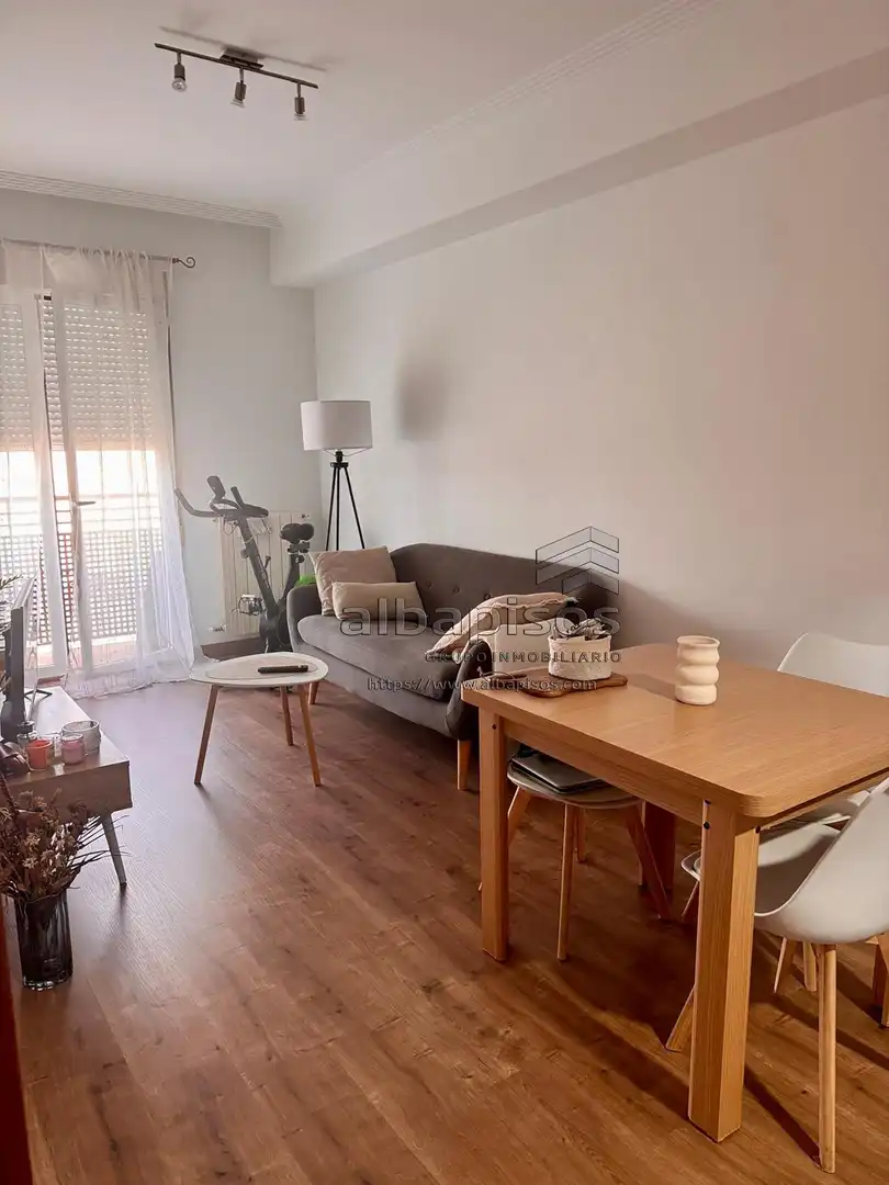 Sala de estar de Apartamento en venta en Albacete con Aire acondicionado, Calefacción y Amueblado