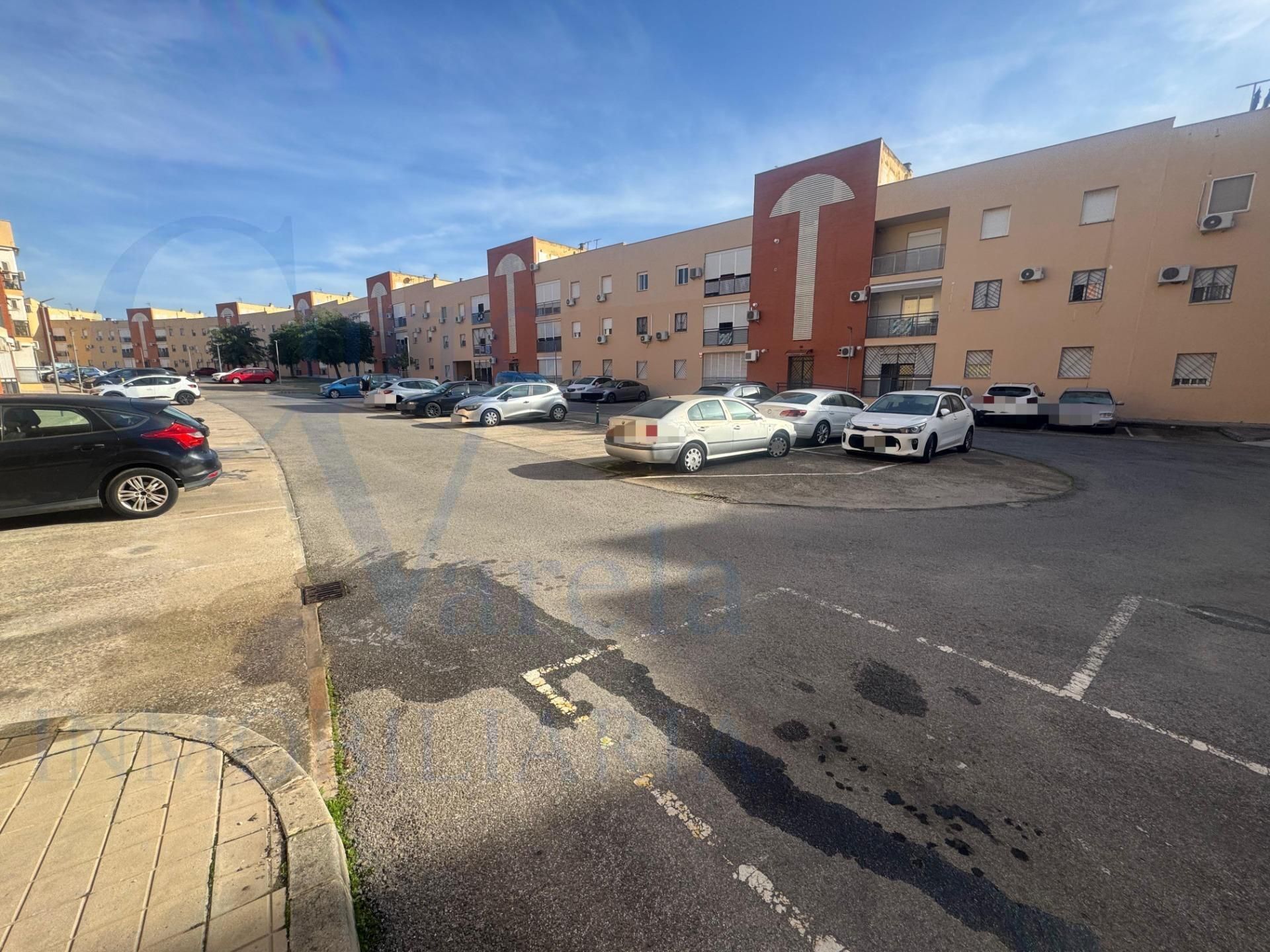 Vista exterior de Piso en venta en Dos Hermanas con Aire acondicionado y Trastero