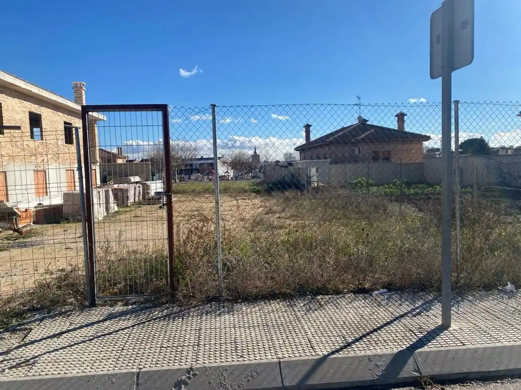 Terrenys i solars en venda a Villa del Prado
