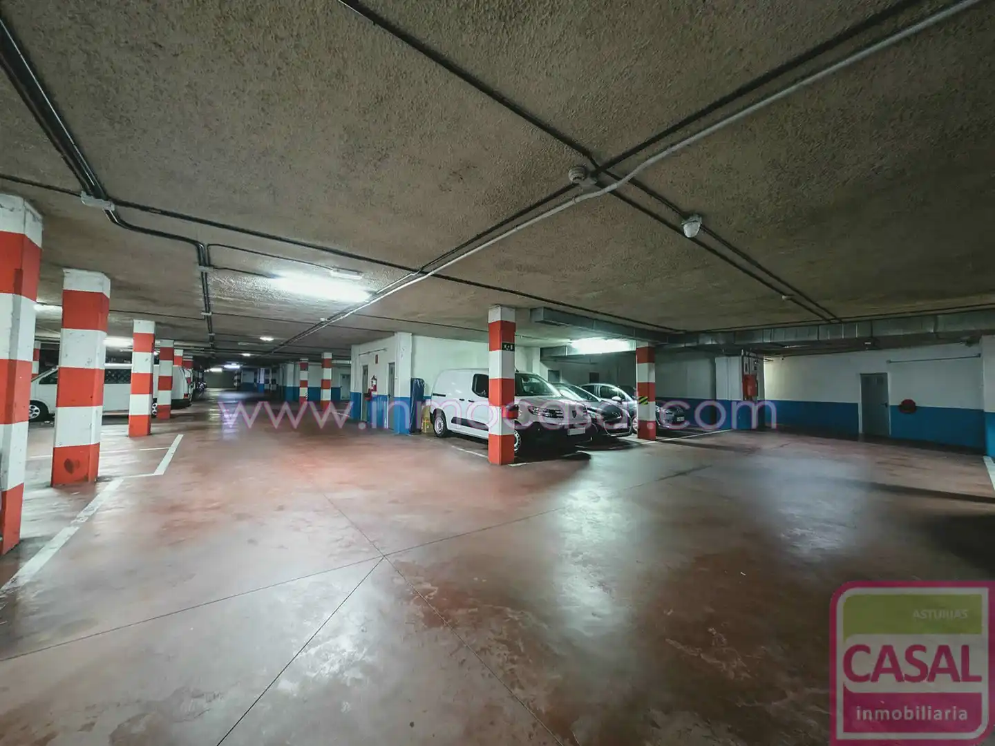 Parking de Piso en venta en Oviedo  con Calefacción, Trastero y Amueblado
