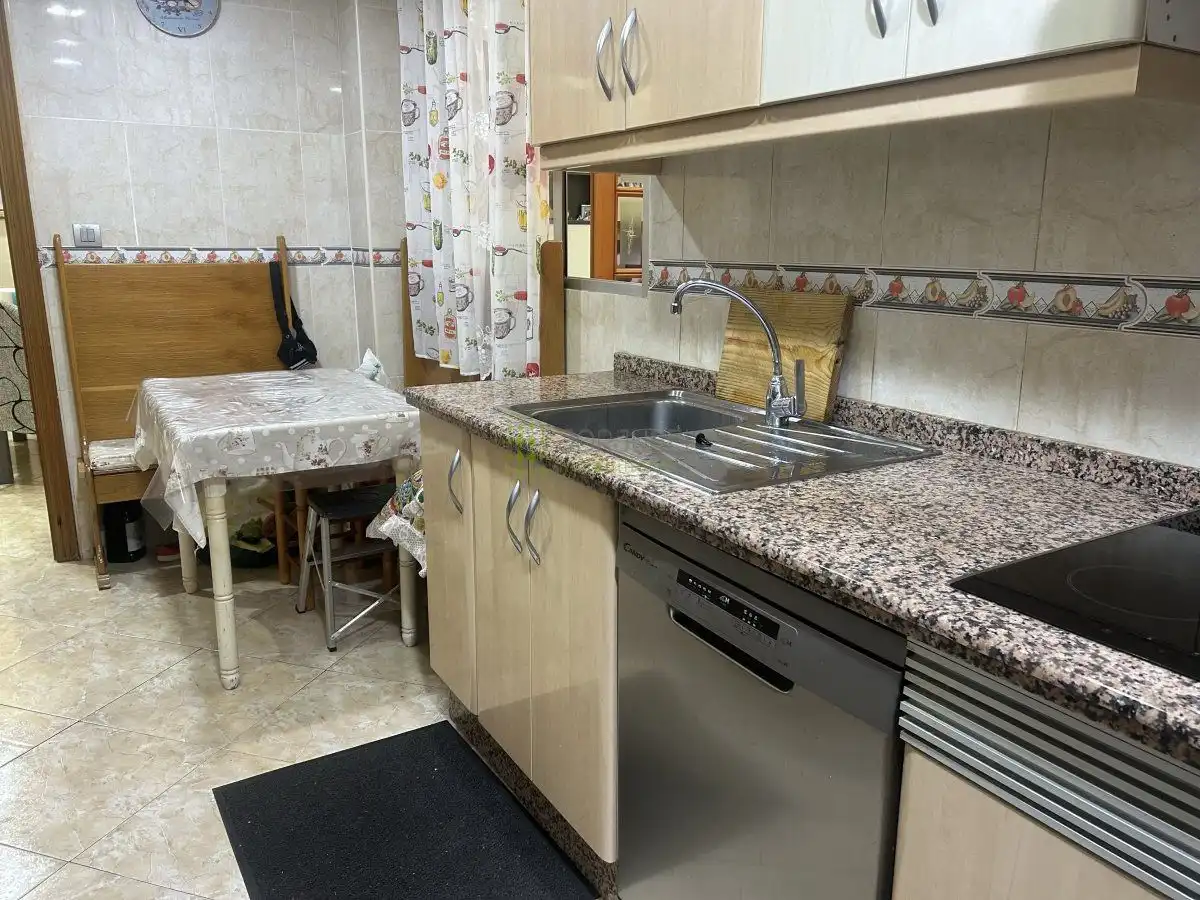 Cocina de Casa o chalet en venta en Castellón de la Plana / Castelló de la Plana con Aire acondicionado, Calefacción y Terraza