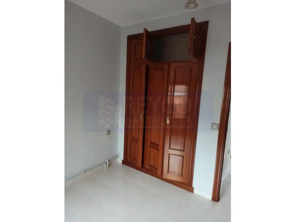 Bedroom of Flat for sale in Badarán