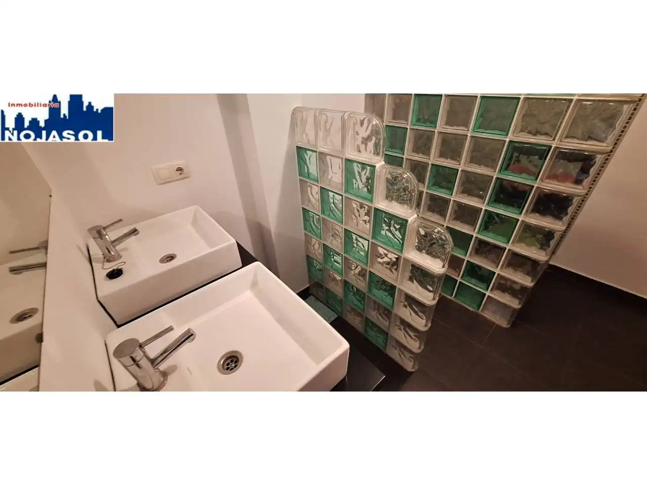 Bany de Apartament de lloguer en Noja amb Calefacció, Terrassa i Moblat