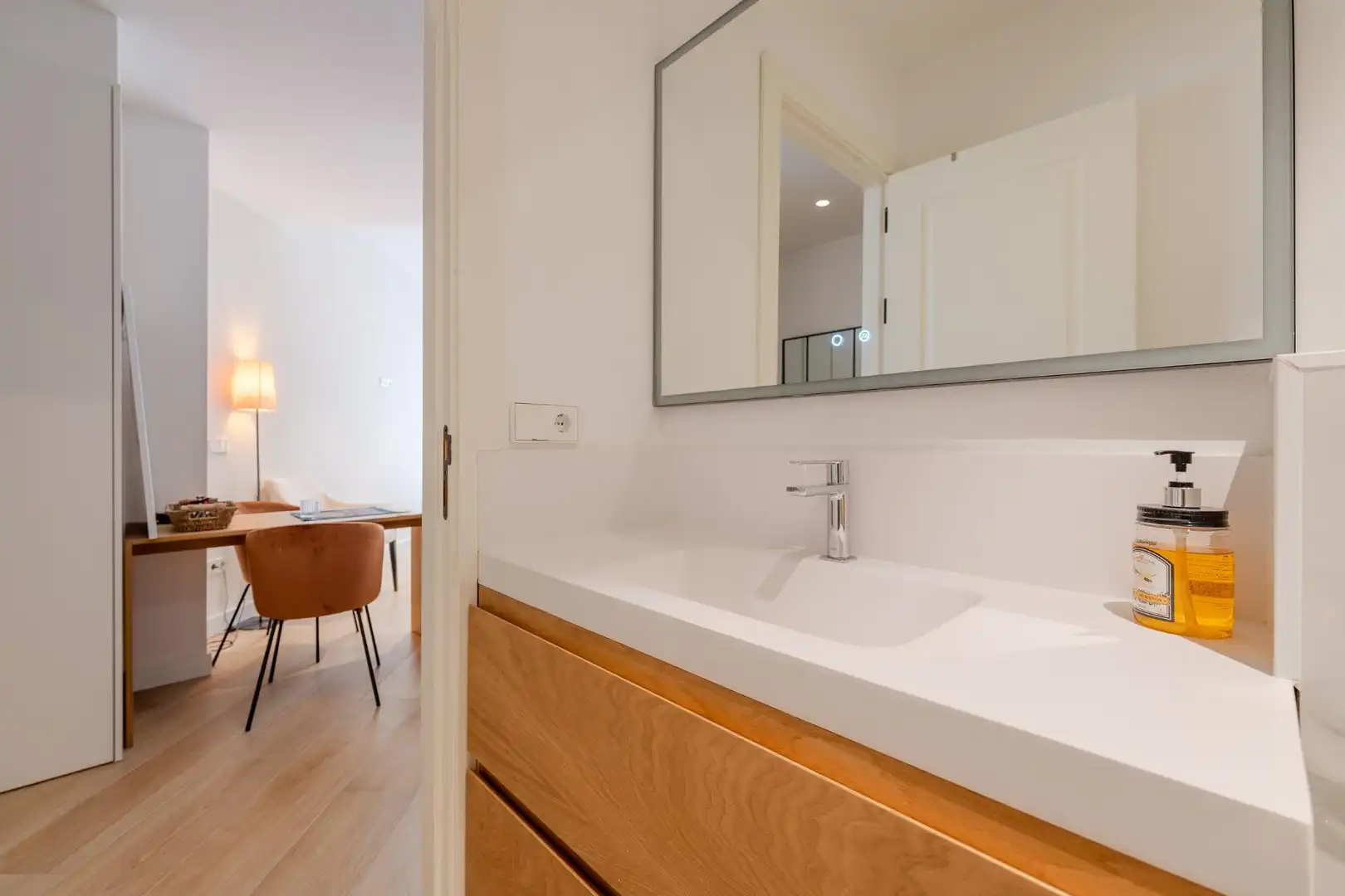 Bathroom of Flat for rent in Girona  with Air Conditioner and Heating