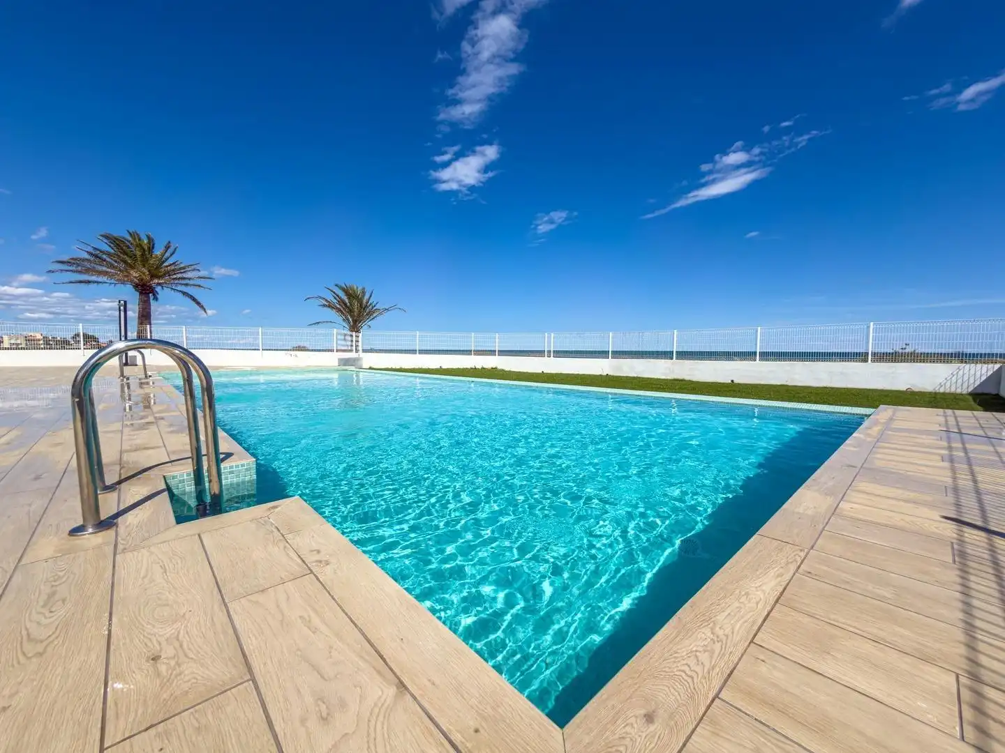 Piscina de Casa adosada en venta en Vinaròs con Jardín privado, Terraza y Trastero