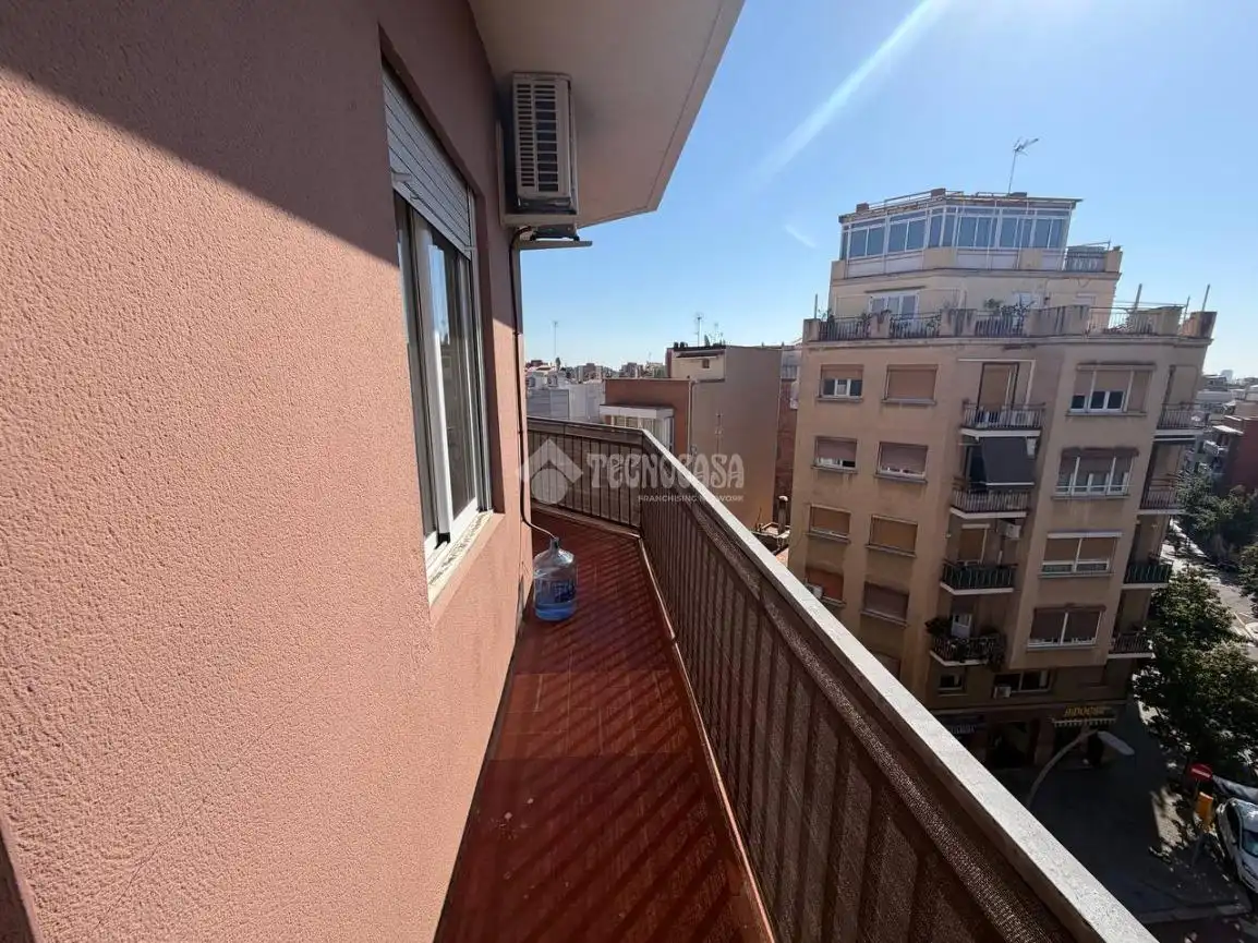 Flat with terrace for sale in Av. de la Mare de Déu de Montserrat, imagen 3