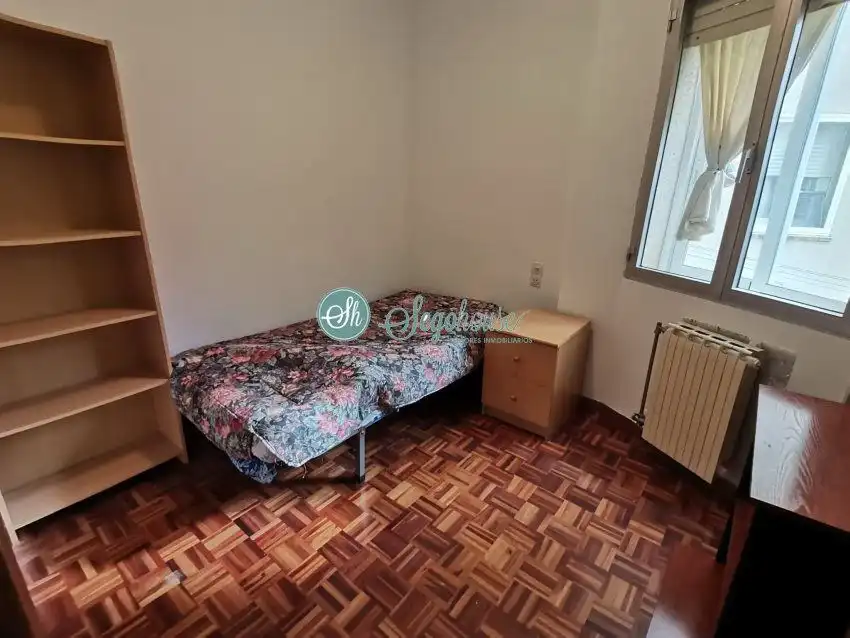 Habitación de Piso en venta en Segovia con Calefacción, Parquet y Terraza