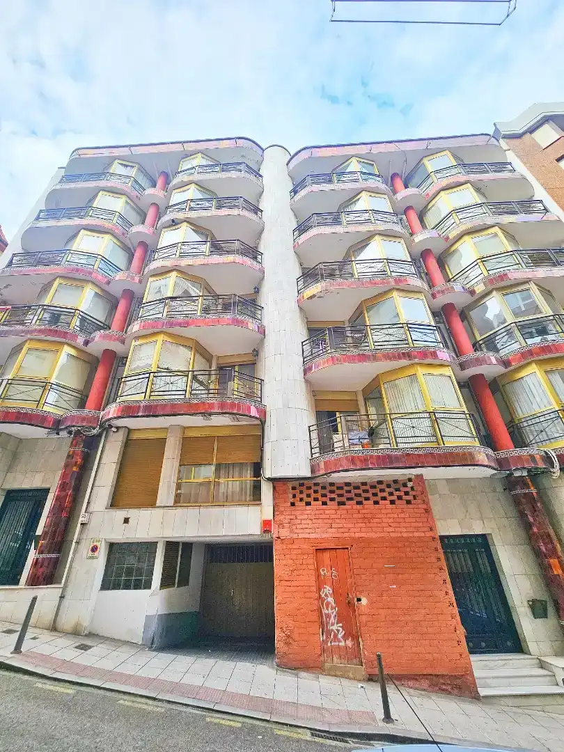 Vista exterior de Pis en venda en Santander