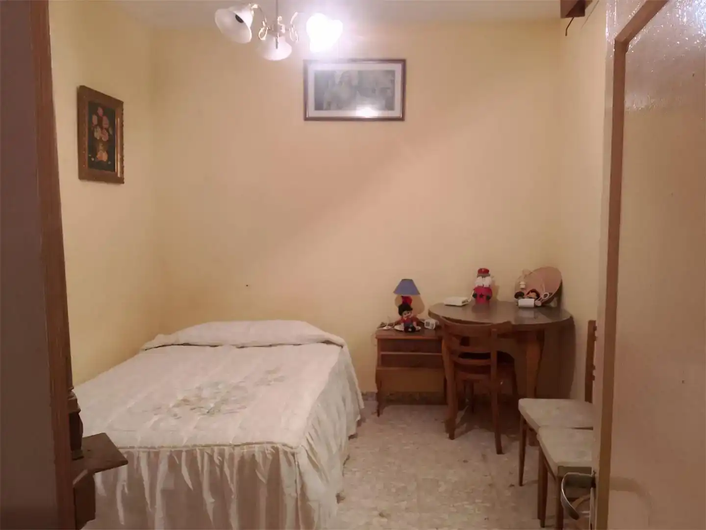 Dormitori de Pis en venda en Cuevas Bajas amb Moblat i Balcó