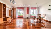 Sala d'estar de Pis en venda en Sopelana amb Calefacció i Jardí privat