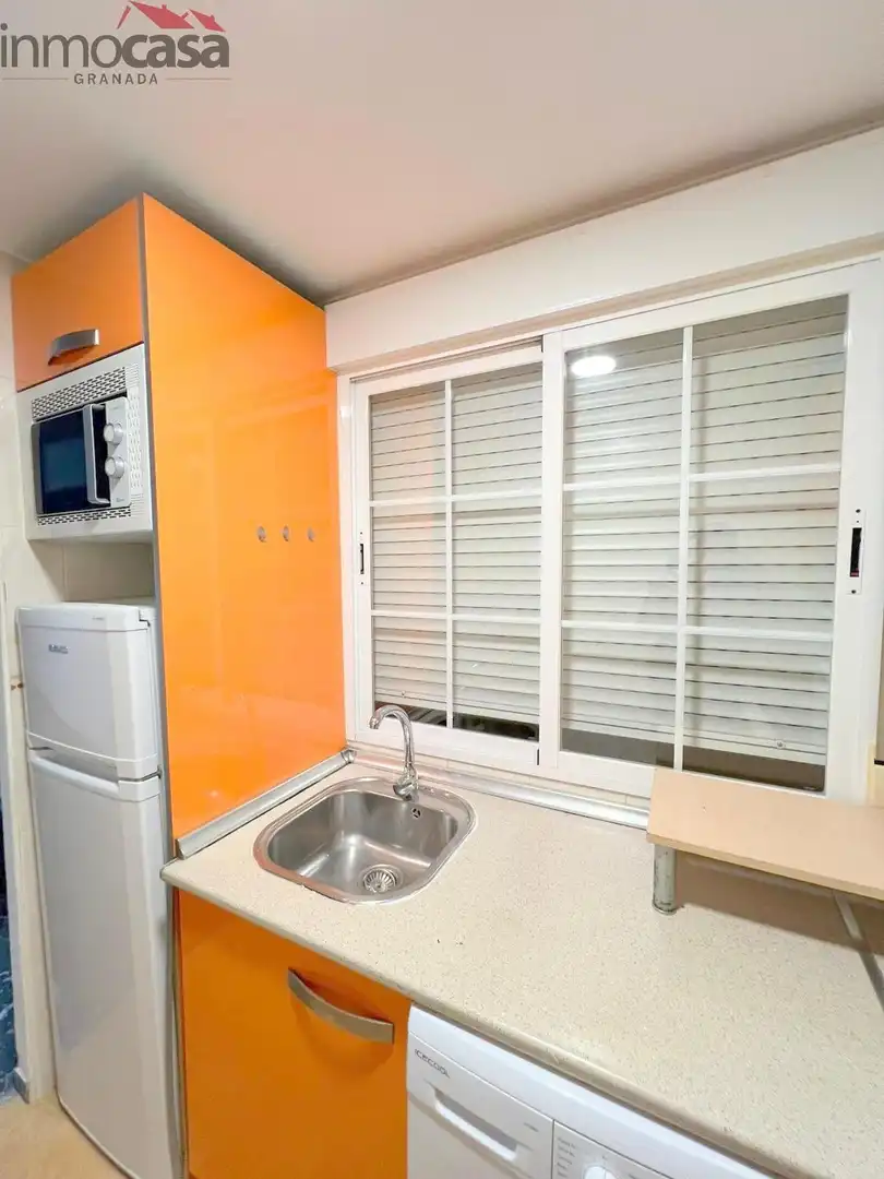 Cocina de Piso de alquiler en Armilla con Calefacción, Trastero y Balcón