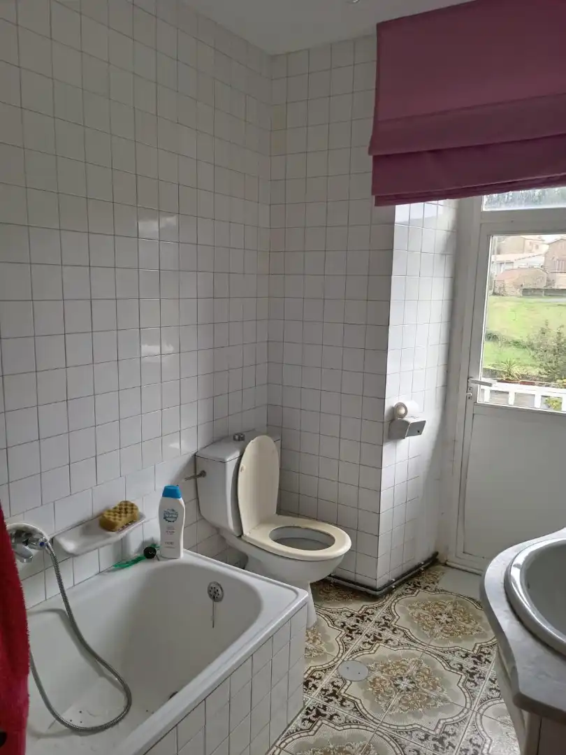 Badezimmer von Haus oder Chalet zum Verkauf in Malpica de Bergantiños mit Möbliert, Ofen und Mikrowelle