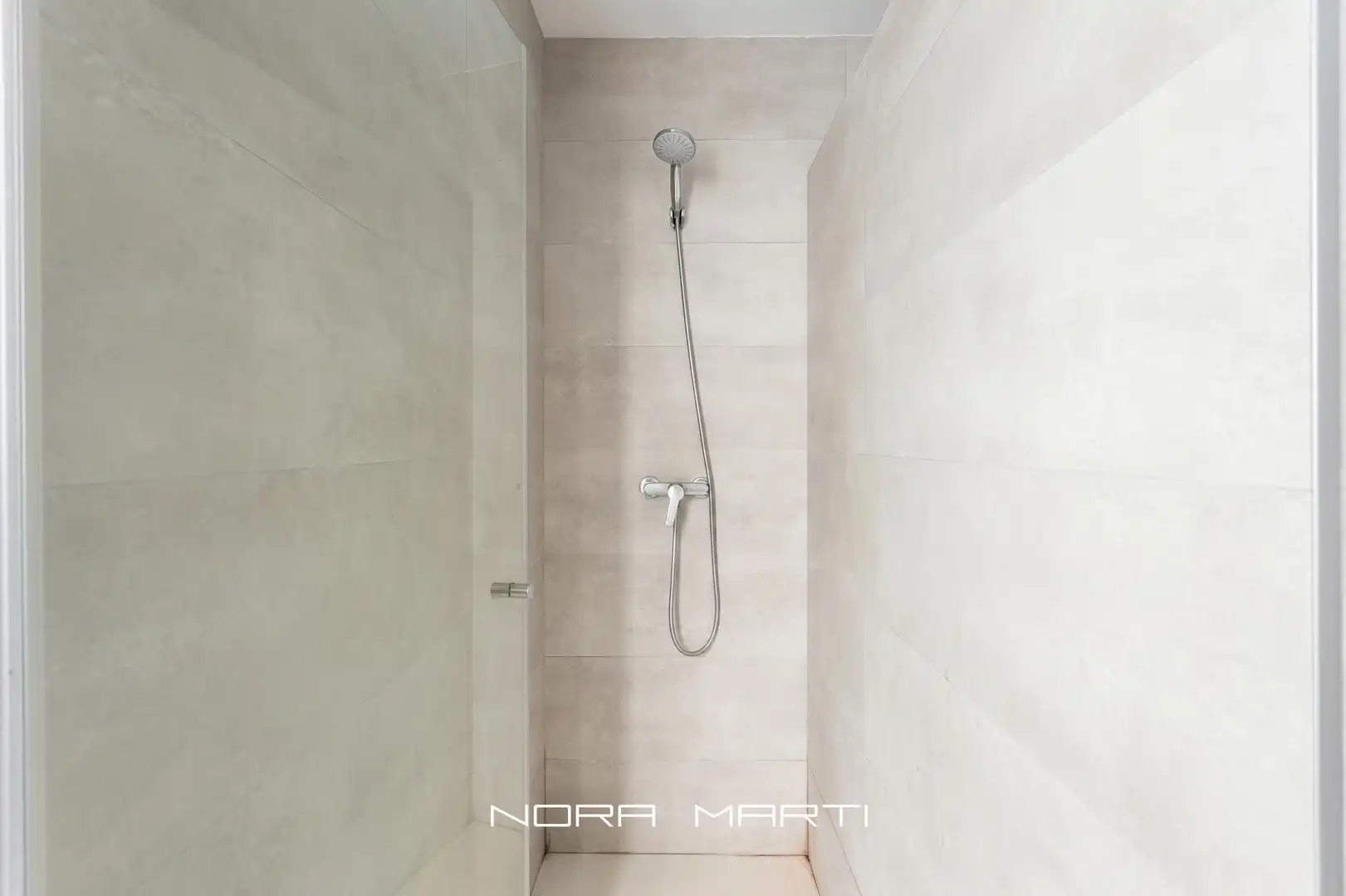 Baño de Piso en venta en Barcelona con Calefacción, Terraza y Balcón