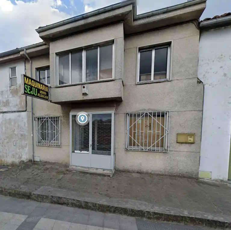 Vista exterior de Casa adosada en venda en Torrelavega  amb Balcó