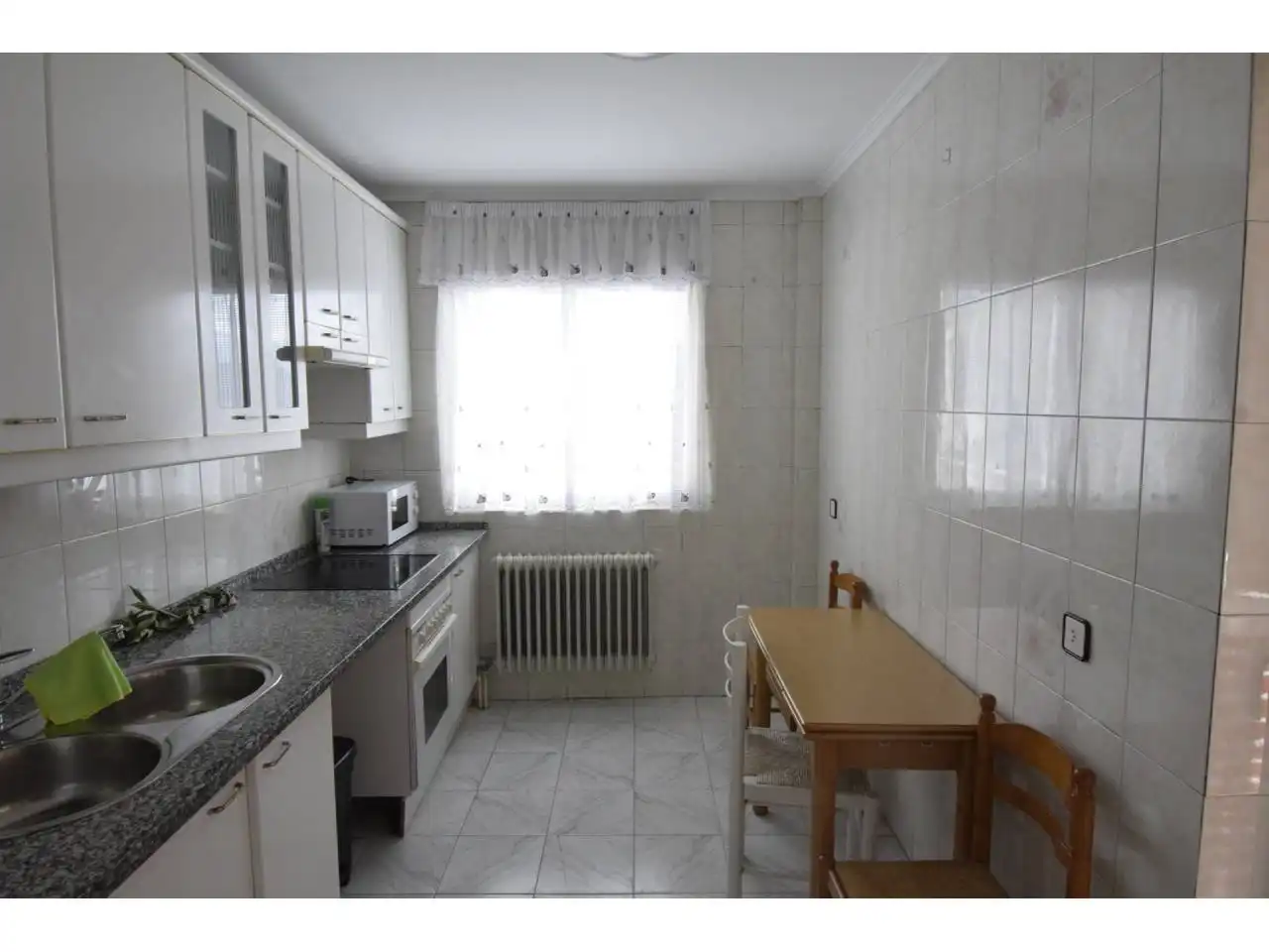 Küche von Wohnung zur Miete in León Capital  mit Heizung, Parkett und Terrasse