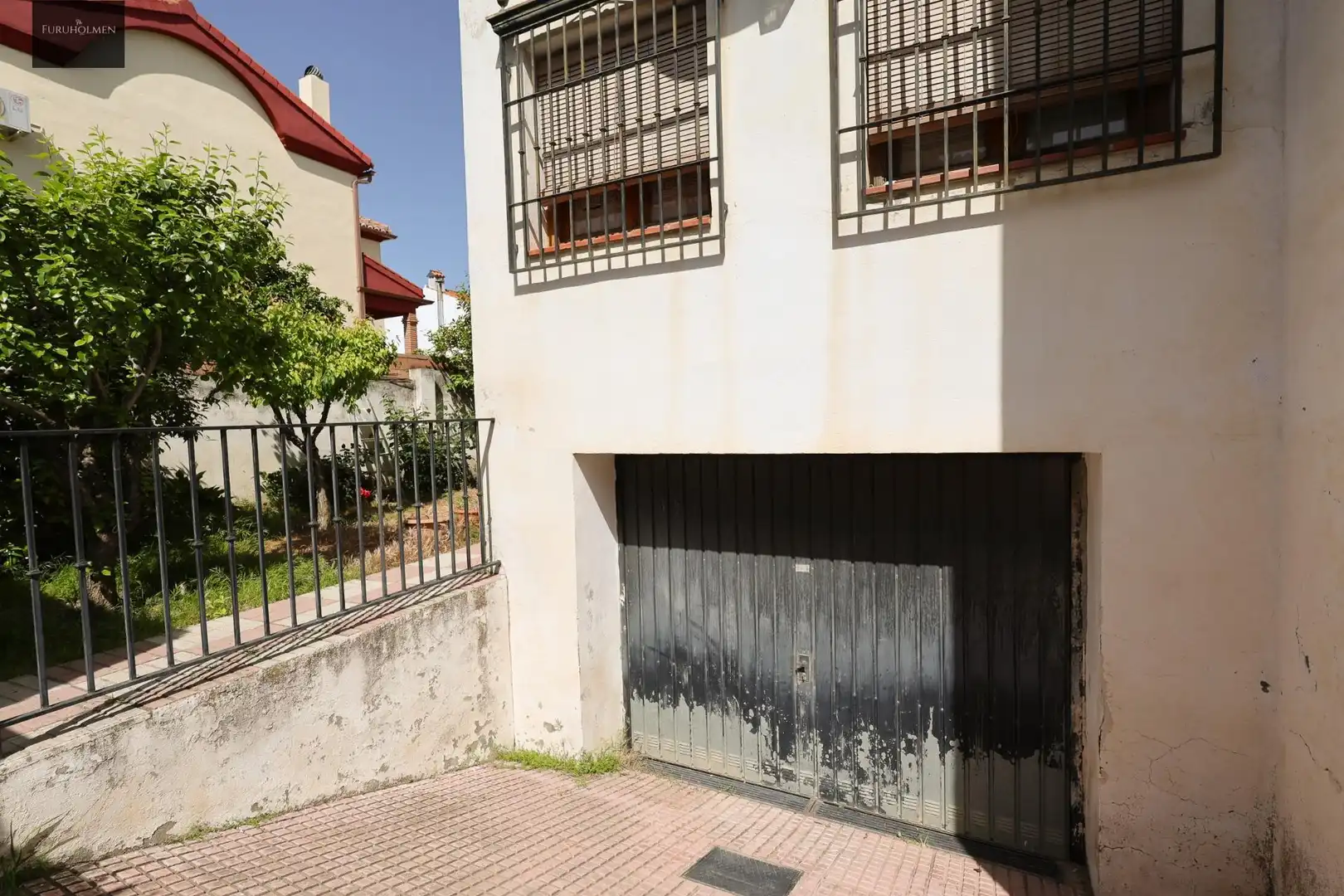 Vista exterior de Casa o xalet en venda en Las Gabias amb Aire condicionat, Piscina i Balcó