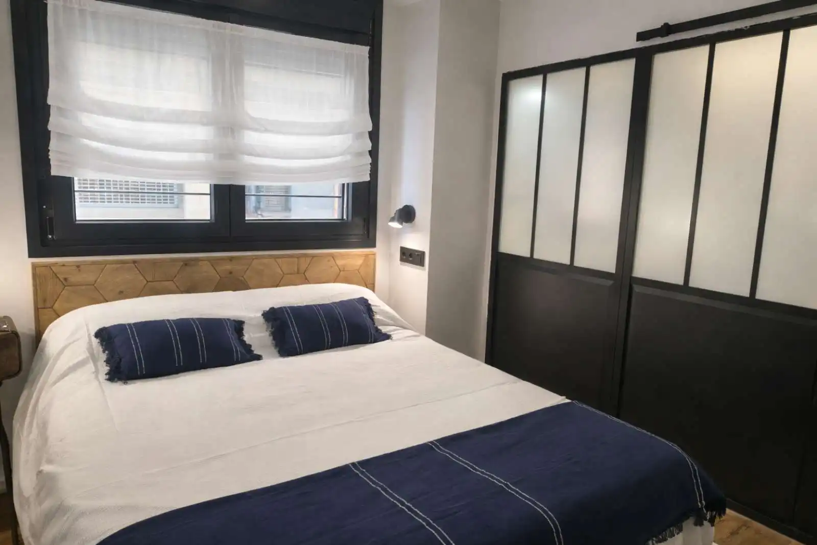 Habitación de Apartamento para compartir en Zaragoza con Aire acondicionado, Terraza y Amueblado